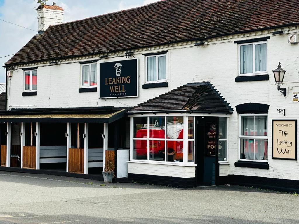 Leaking Well, Dunhampton Hotel Stourport-on-Severn Exterior photo